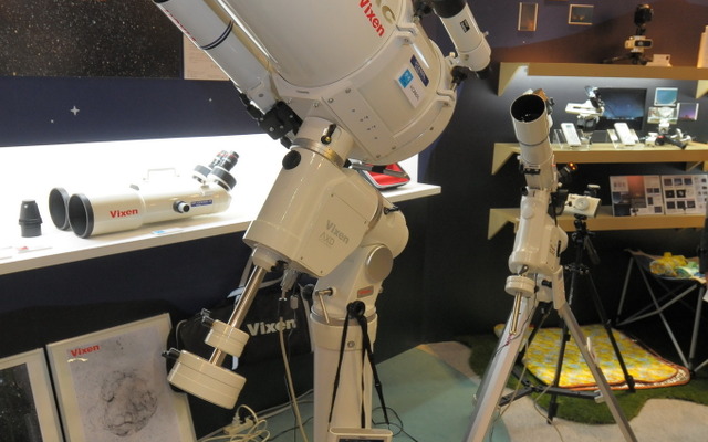 【CP＋ 2014】ビクセン、最新赤道儀や望遠鏡向け中判カメラマウントを展示