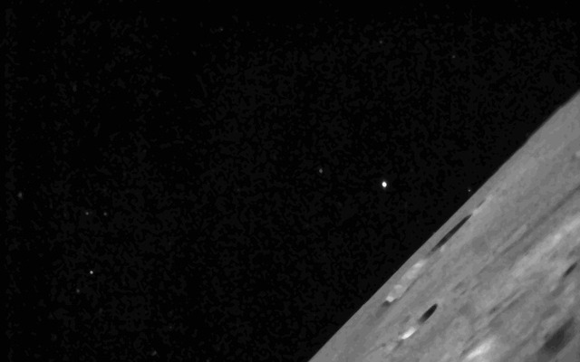 月の大気とアポロの謎を解明 月探査機LADEEが月面写真を撮影