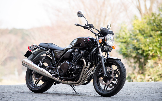 ホンダ・CB1100 ブラックスタイル