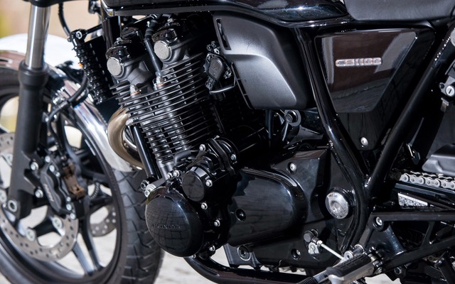 ホンダ CB1100 ブラックスタイル