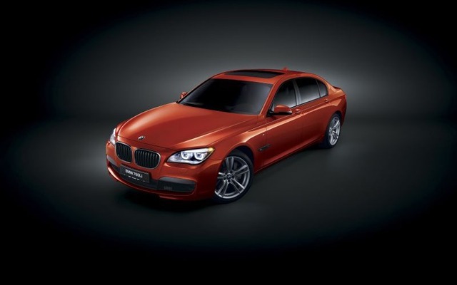 BMW 760Li M スポーツBiターボ