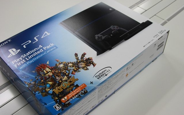 【PS4発売特集】日本版PS4を開封し、海外版と比較してみた