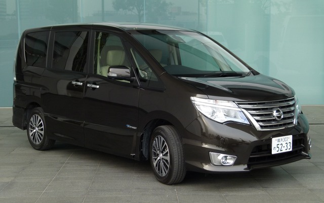 日産セレナ ハイウェイスターGアドバンスドセーフティパッケージ