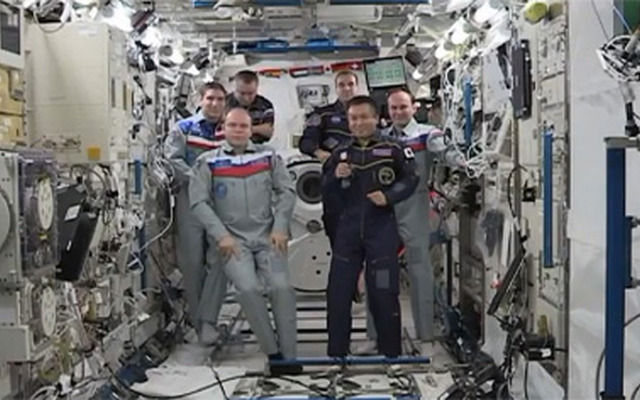 ISS、指揮権移譲セレモニーの様子（出典：JAXA／NASA）