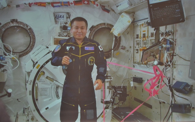 若田光一宇宙飛行士、国際宇宙ステーションからコマンダー就任のあいさつ