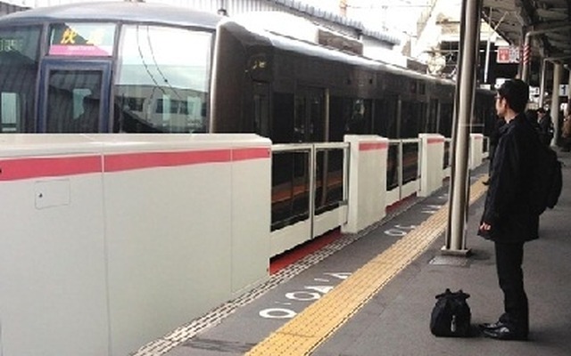 京橋駅に設置される可動式ホーム柵のイメージ。ドア数が統一されている学研都市線ホームに設置する。