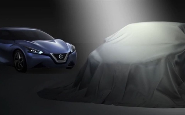 日産の新セダンコンセプトの予告イメージ（右）