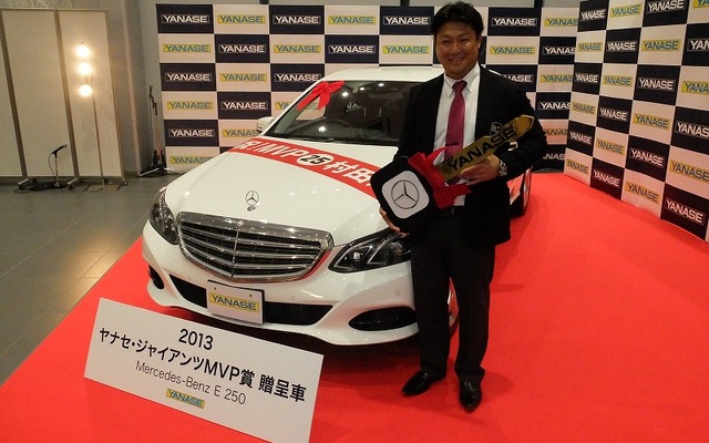 巨人・村田修一選手（2013年表彰式）