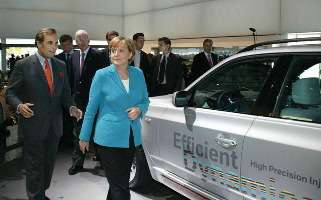 【フランクフルトモーターショー05】ドイツCDU党首、BMWスタンド訪問