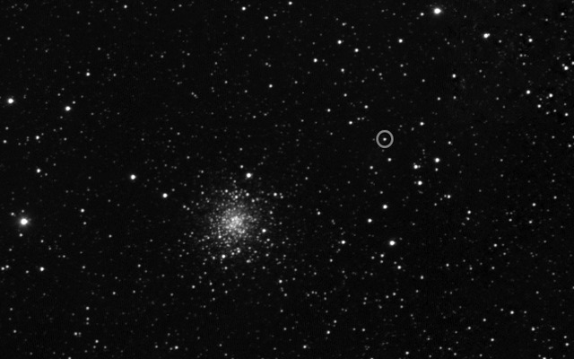 ロゼッタ搭載のオシリスカメラ、望遠で撮影した67P/ チュリモフ・ゲラシメンコ彗星