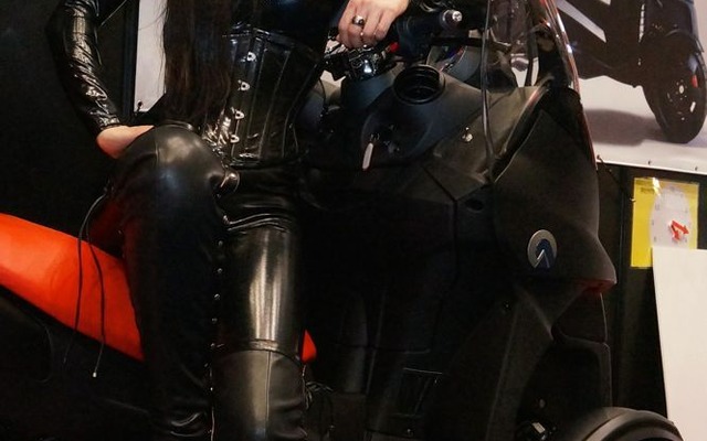 【東京モーターサイクルショー14】コンパニオン写真蔵…3輪車編