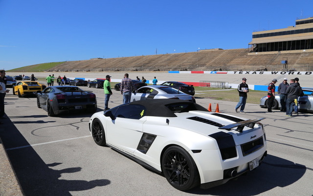 テキサス洲、テキサス・ワールド・スピードウェイにて行われた「TX2K14」のレースイベント