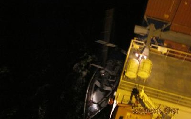 日本郵船のコンテナ船が地中海で遭難したヨットの乗員を救助