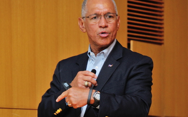 2013年9月 来日したNASAのチャールズ･ボールデン長官