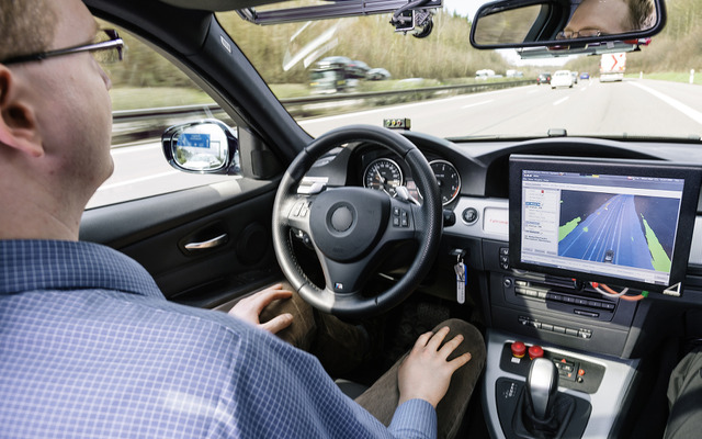 ドイツのアウトバーンでの自動運転のテスト