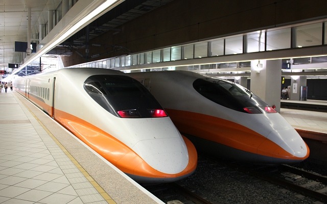 JR東海と技術コンサルティング契約を締結した台湾高速鉄路の700T形。東海道・山陽新幹線の700系をベースに開発された。