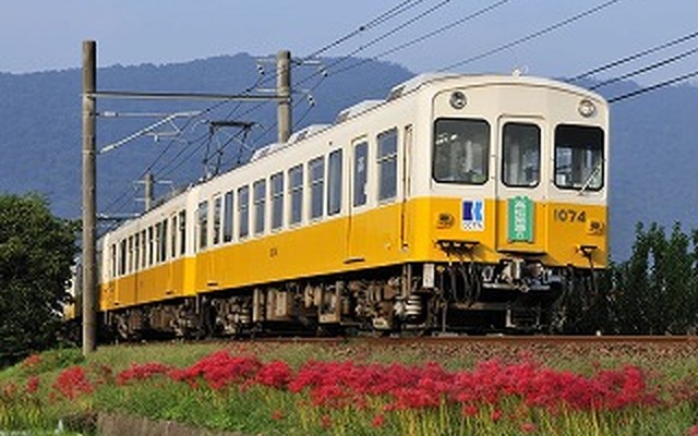 高松琴平電気鉄道（ことでん）はGW期間中、通常は琴平線で使用している車両を長尾線で、長尾線で使用している車両を琴平線で運行する「GW特別運行」を実施。写真は5日に長尾線で運行する1070形