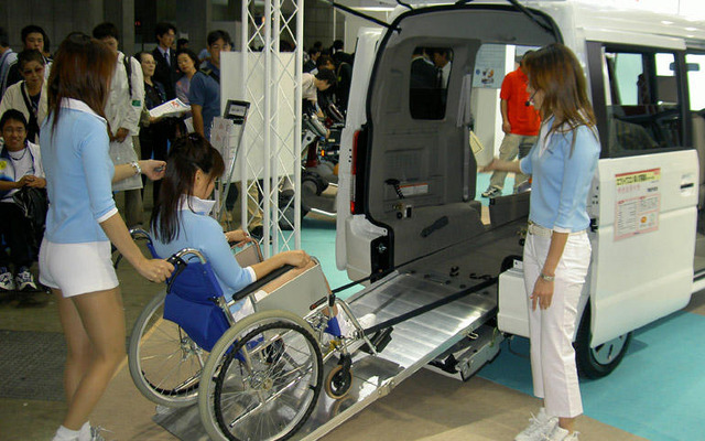 【福祉機器展05】スズキの新型福祉車両