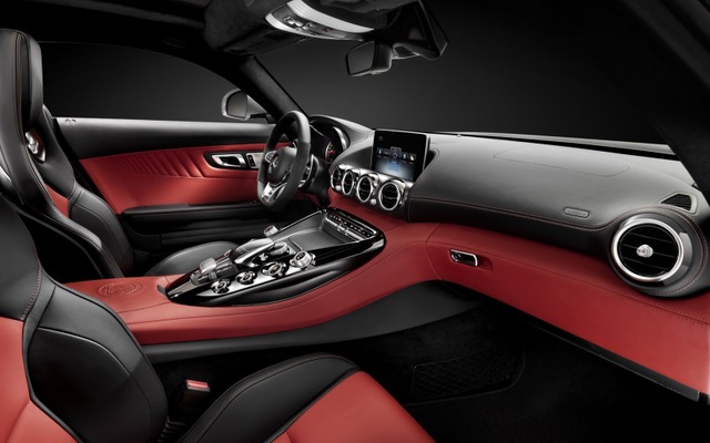 メルセデス AMG GT のインテリア