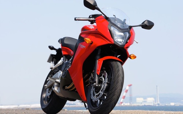 【ホンダ CBR650F 発売】中排気量スポーツのフルカウリングモデル［写真蔵］