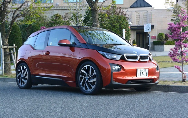 【BMW i3 試乗】電気自動車として生を受けた生粋の電気自動車…中村孝仁