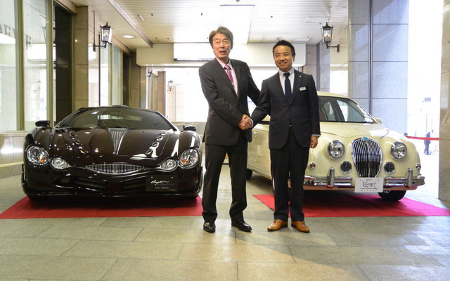 光岡自動車 光岡章夫社長（左）