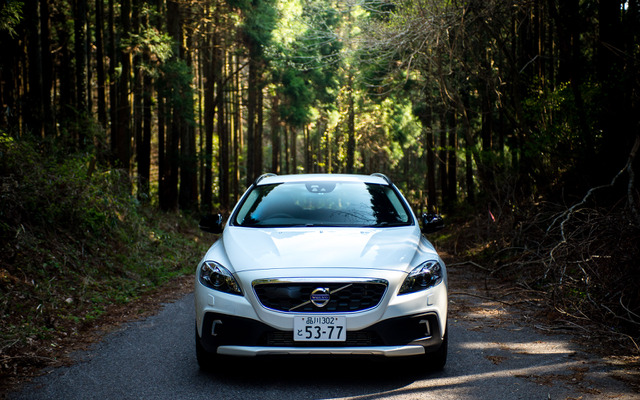 ボルボ・V40 クロスカントリー T4 ノルディック