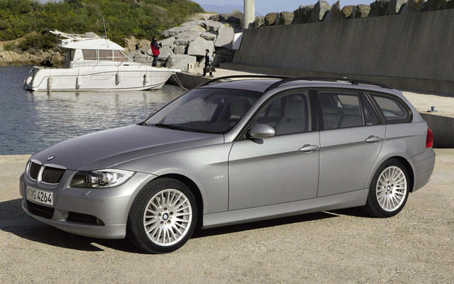 BMW3シリーズに、325iツーリングを設定