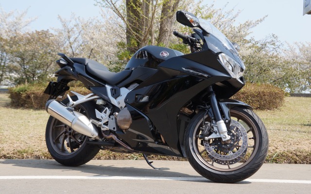 ホンダのバイク最新モデルに一気乗り…VFR800F［動画］