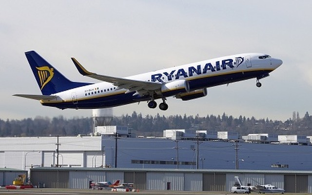 ボーイング、ライアンエアから次世代737型機を確定受注