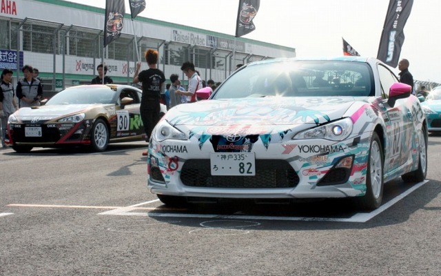 ヨコハマタイヤと「ADVAN Racing RZ」を装着した車両がフロントローを独占