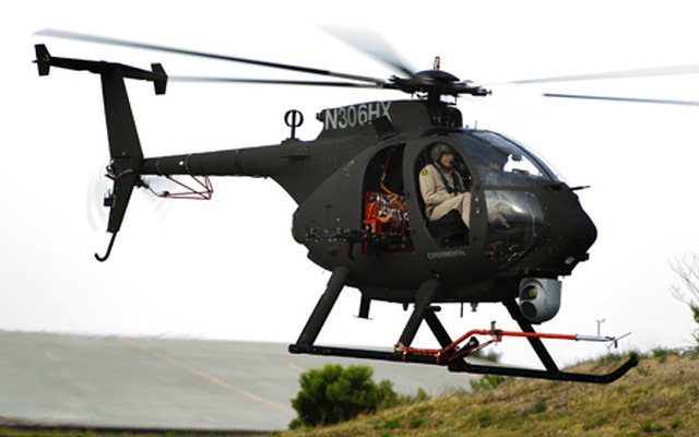ボーイング、量産型AH-6i攻撃・偵察用軽ヘリコプターの初飛行に成功