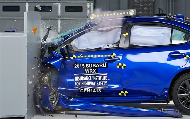 米IIHSの新型スバルWRXの衝突テスト