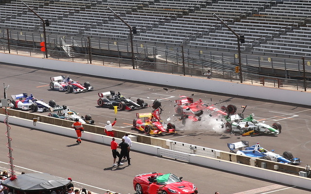 スタートで大きなアクシデントが発生するなどしてしまったインディカー第4戦。写真：INDYCAR