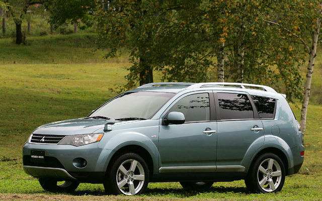 【三菱 アウトランダー 発表】ライバルの RAV4 や CR-V には無い武器