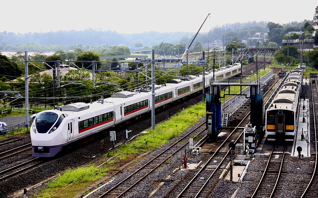 『フレッシュひたち』で運用されているE657系。金曜夕方に限り『フレッシュひたち』上り1本が増発された。