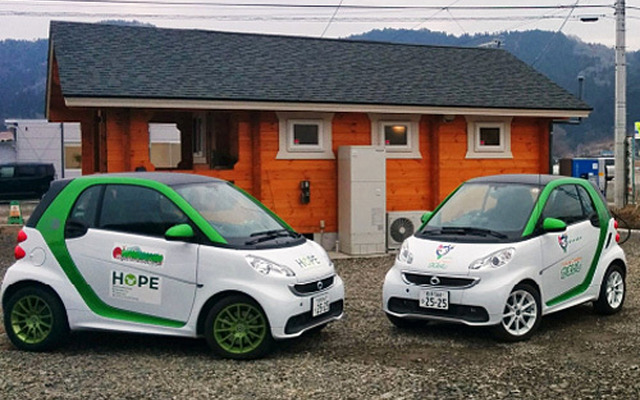 「スマート EV サミット 2014 in 陸前高田」にて、左が東松島市使用車両、右が釜石市使用車両