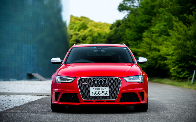 アウディ・RS4 アバント