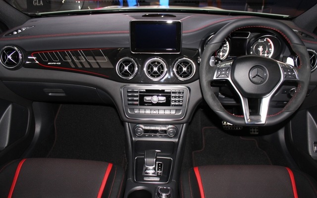 メルセデスベンツ GLA45AMG
