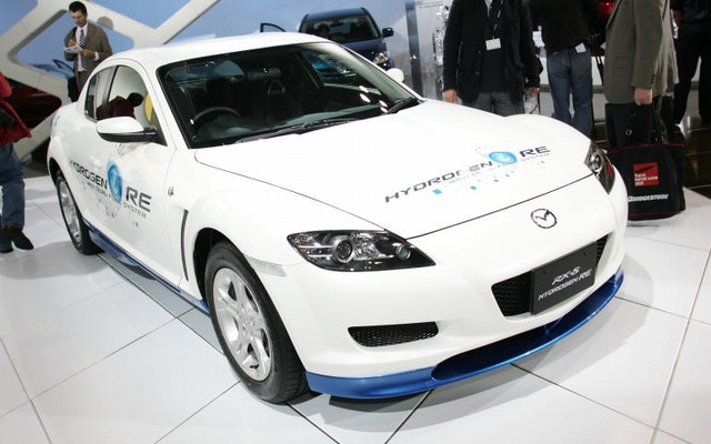 【東京モーターショー05】写真蔵…マツダ RX-8 水素ロータリー