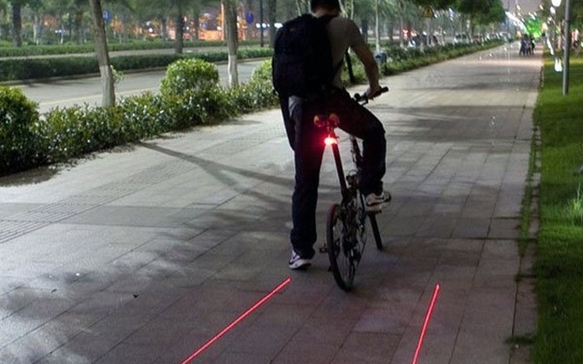 バイクテールレーザーライト