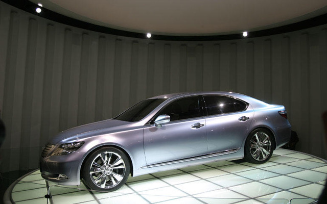 【東京モーターショー05】レクサス LF-Sh は来秋発売、1000万円超?