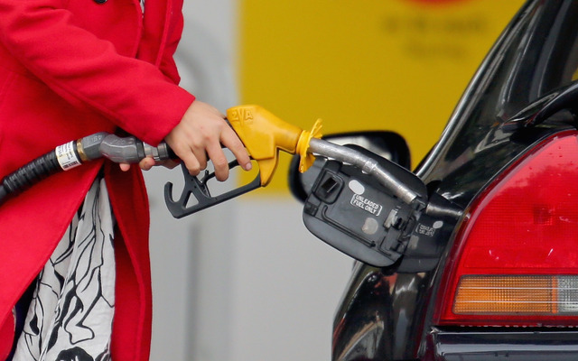 6月9日時点でのレギュラーガソリンの全国平均価格は前週から0.6円上昇し、1リットル当たり166.6円。