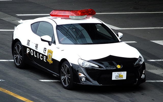 “警視庁ラッピング”の86パトカー。仕掛けたのはメガウェブとタカラトミー