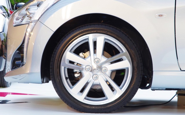 POTENZA RE050A を新車装着するダイハツ コペン 新型