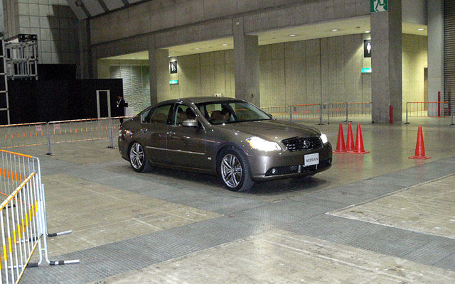 【WPC EXPO05】好評 カーウイングス、試乗が2時間待ち