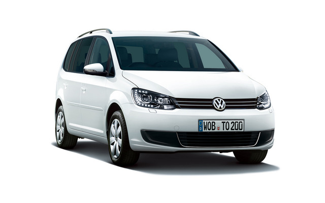 VW ゴルフ トゥーラン にアップグレードパッケージ…高機能ヘッドライト