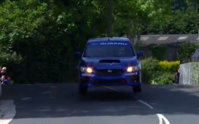 マン島を駆け抜けるスバル WRX STI 新型