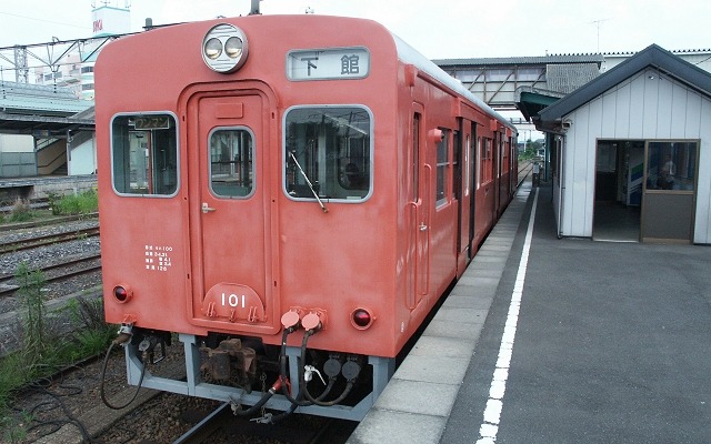 定期運用されていた頃のキハ100形（キハ101）。7月26日にキハ102とともに臨時列車として運転される。