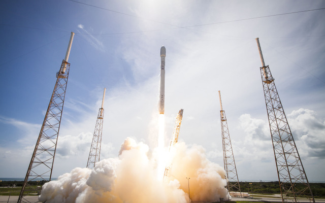 スペース X ファルコン 9ロケットで低軌道通信衛星「オーブコム」衛星6機を打ち上げ